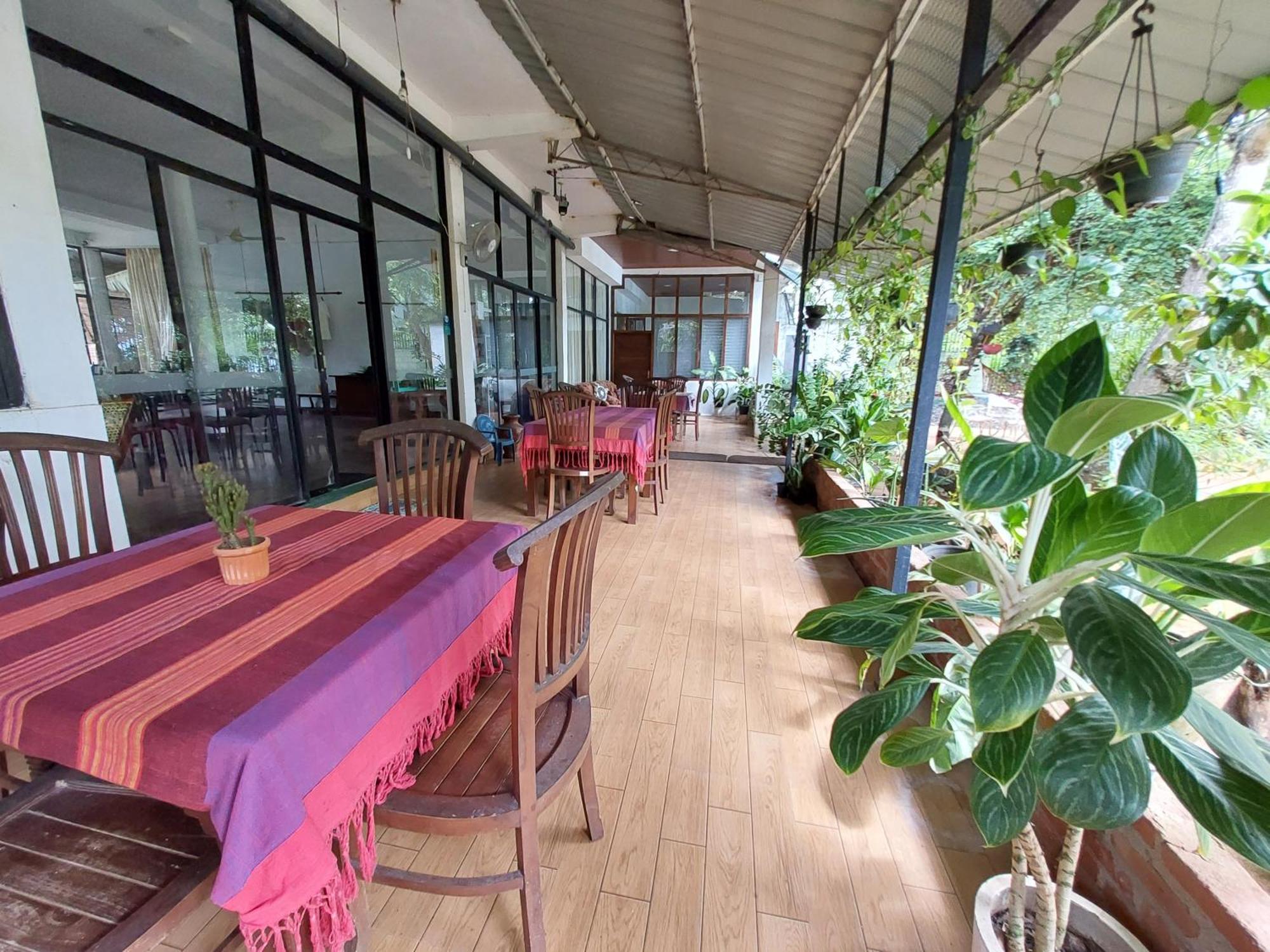 Lake Wave Hotel Anuradhapura Exterior foto